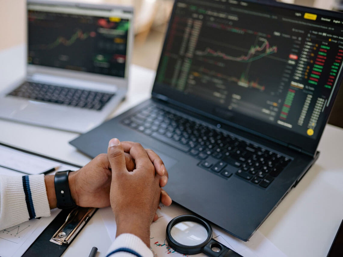 Looking for premier business plan writers in Kampala, Uganda? Alveron Advisory Services designs elite investor-ready business plans, bank loan proposals (UDB, Stanbic, Centenary), agricultural grant applications, and pitch decks. Read our definitive guide to raising capital and scaling in East Africa.